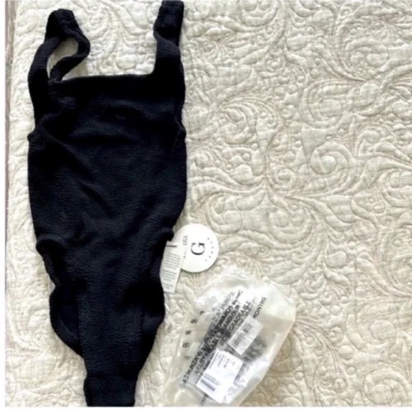 β¨ SALE NWT πΈ Hunza G Squareneck in Black - Picture 3 of 9